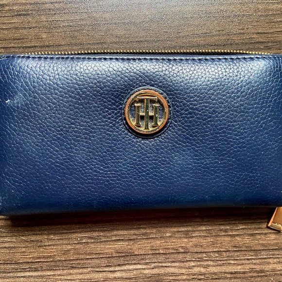 Tommy Hilfiger Handbags - Tommy Hilfiger Women's Wallet